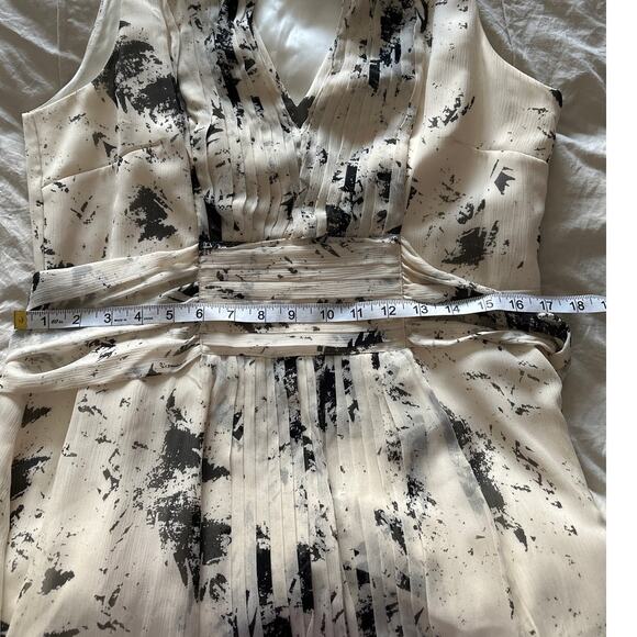 Coast 100% Silk Dress Size 16 Sleeveless Pleated Beige Black Abstract Print - Picture 6 of 8